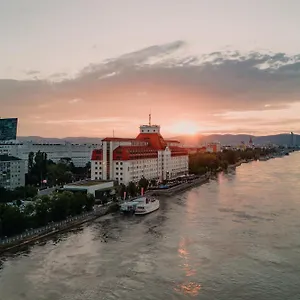 hilton-danube-waterfront.vienna-besthotels.com/